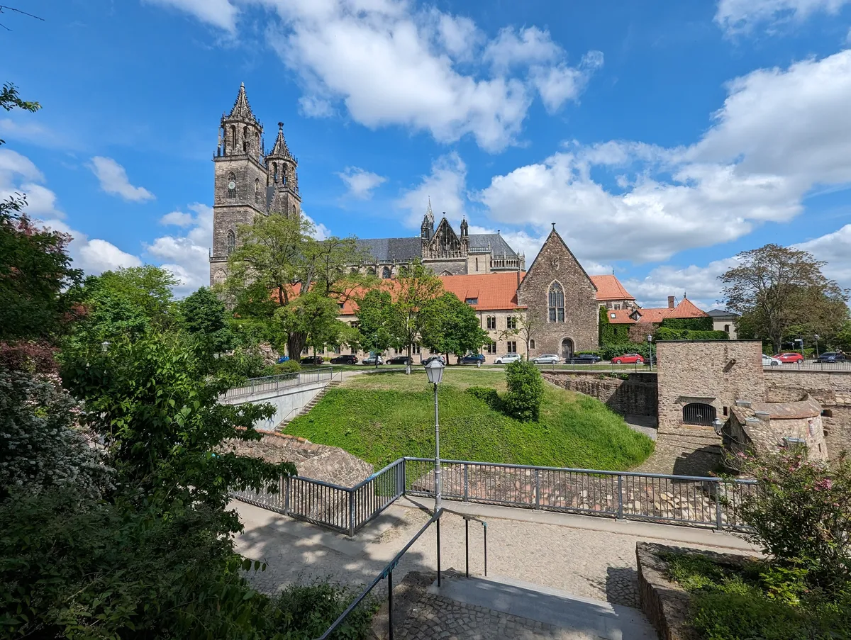 Magdeburg - Dom und Stadtsilhouette
